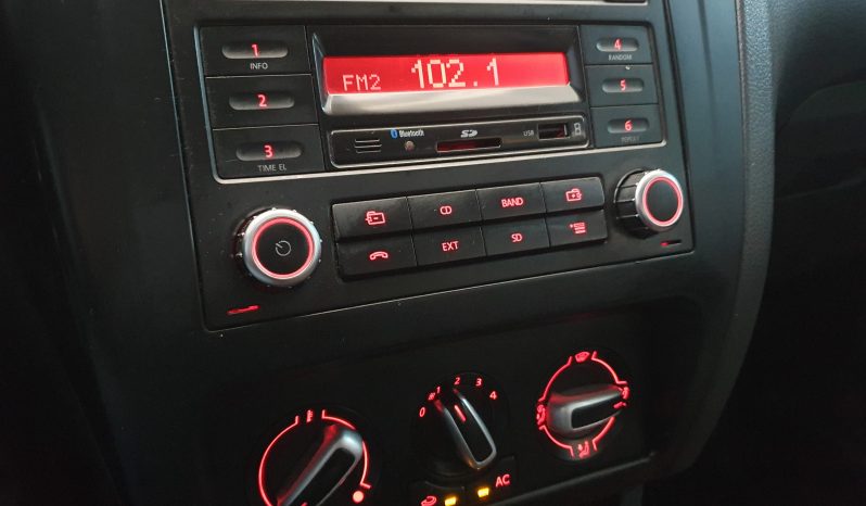 VOLKSWAGEN FOX 1.6 8V MT full