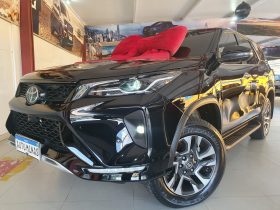 TOYOTA HILUX SW4 SRX PLATINUM 4X4 2.8 TB DIESEL