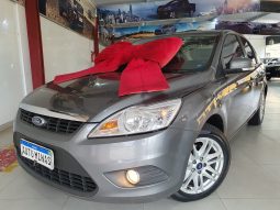 FORD FOCUS SEDAN 1.6 16V MT
