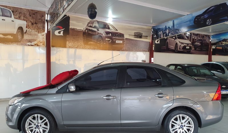FORD FOCUS SEDAN 1.6 16V MT full