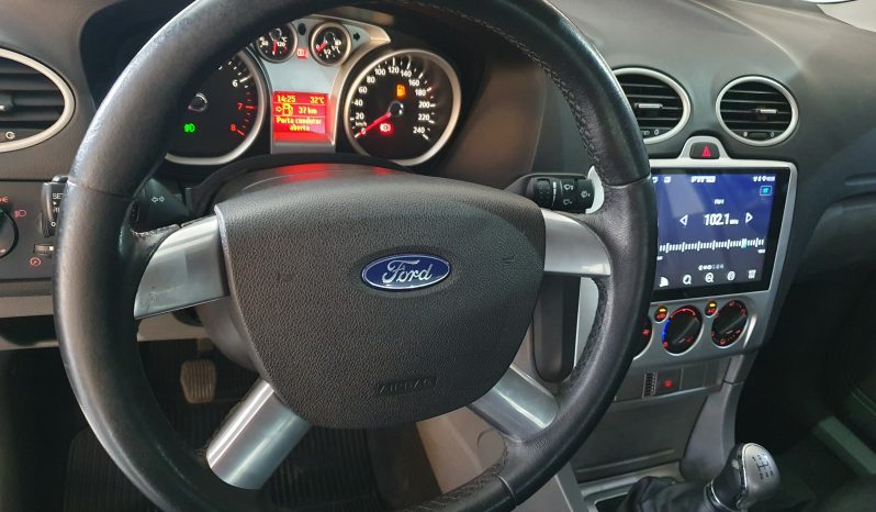 FORD FOCUS SEDAN 1.6 16V MT full