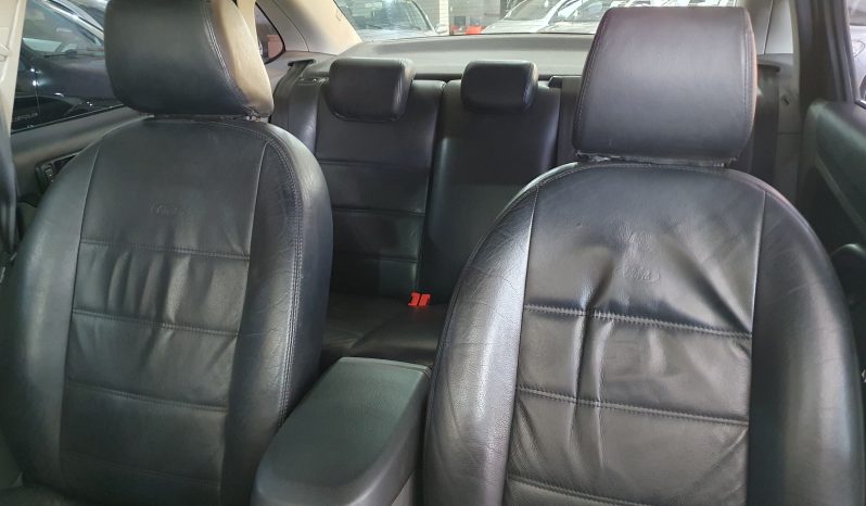 FORD FOCUS SEDAN 1.6 16V MT full