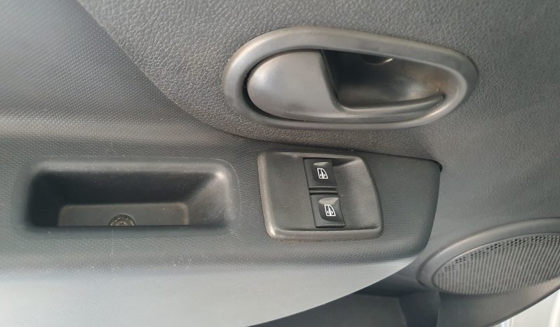 RENAULT SANDERO AUTHENTIQUE 1.0 12V MT full