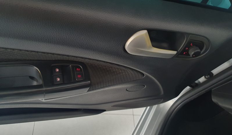 VOLKSWAGEN VOYAGE COMFORTLINE 1.6 8V MT full